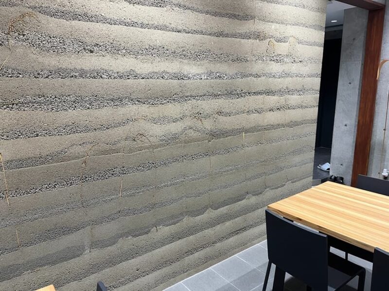 清水清三郎商店の壁